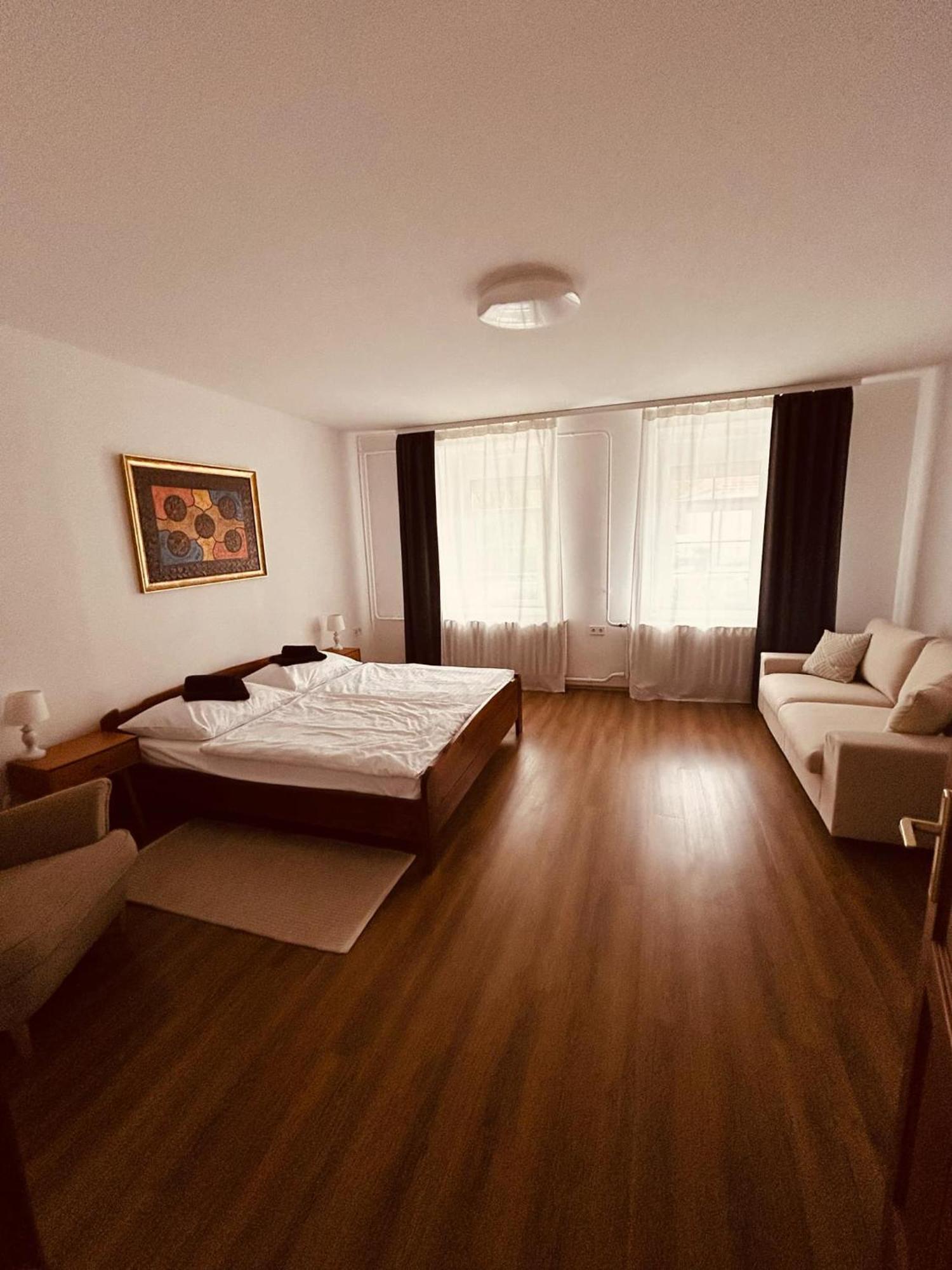 Pataky Apartmanok Veszprem Bagian luar foto